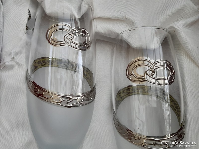 Wedding glasses in pairs