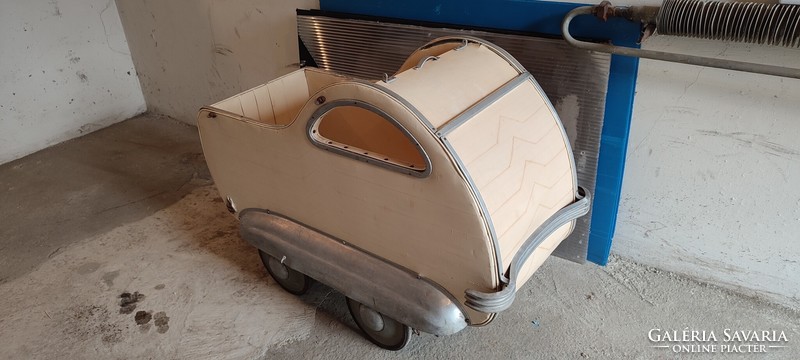 Retro original Ikarus stroller