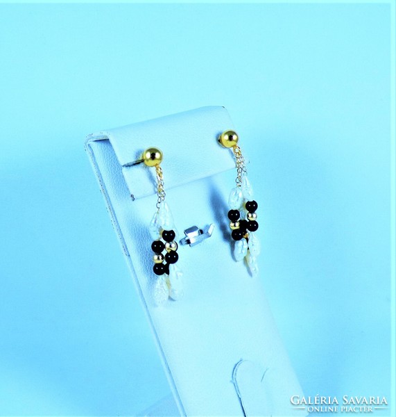 Special 14k gold earrings with real pearls and black onyx gems!!!