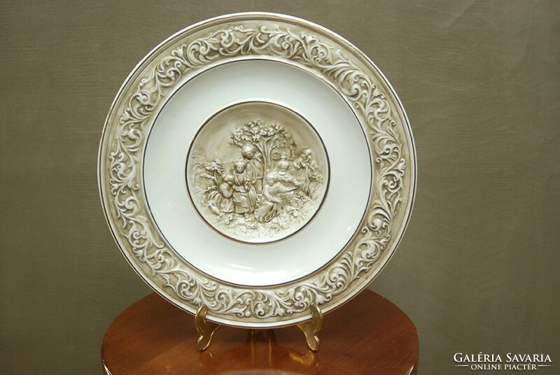 Capodimonte decorative plate /02/ Italian ceramics