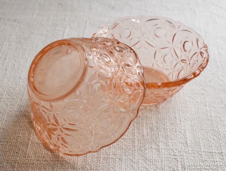 Régi üveg tálka párban , csiszolt talpú , öntött üveg 2db. rózsaszín 13 x 5,5 cm