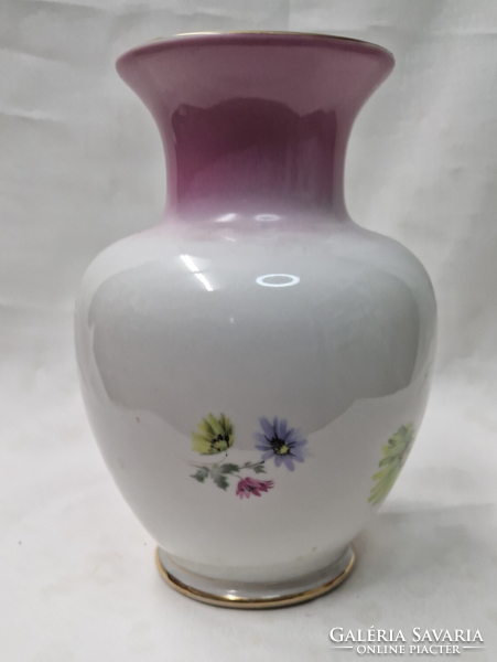 Beautifully gilded porcelain vase with pink neck with floral pattern from Raven House, 18 cm.