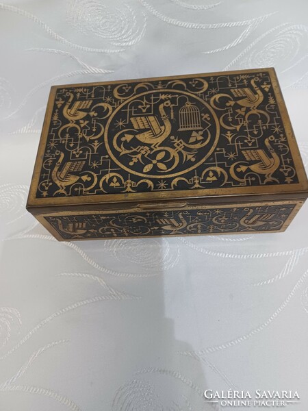 Copper gift box with wooden inlay