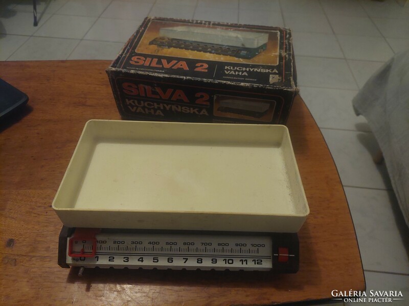 Retro Silva 2 konyhai mérleg dobozában