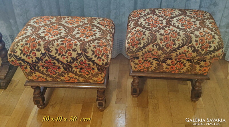 Colonial seat, 2 ottomans.