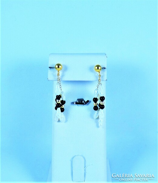 Special 14k gold earrings with real pearls and black onyx gems!!!