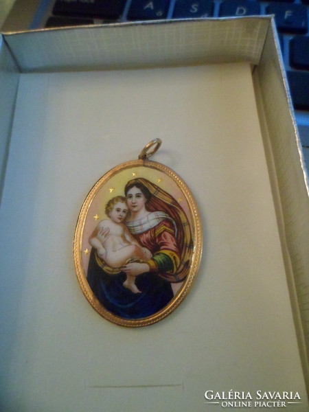 Mary's pendant / gold