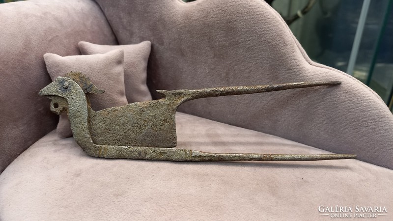 Antique Indonesian betel nut cutter