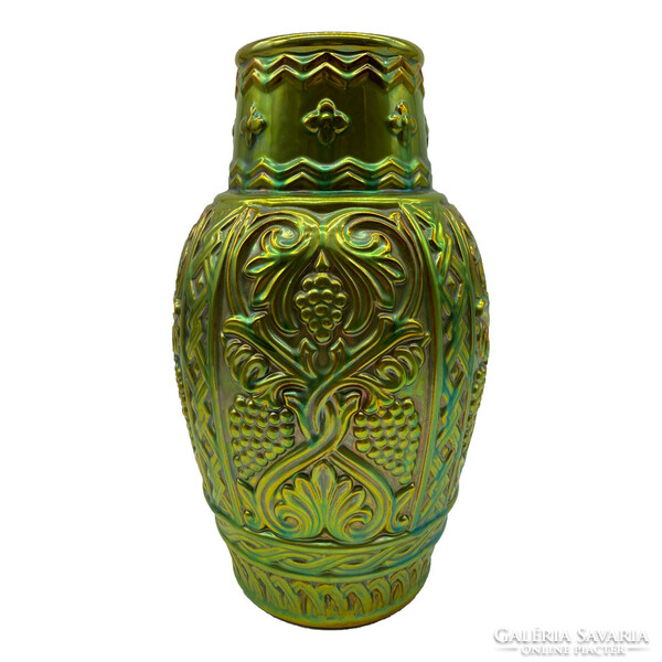 Zsolnay vase with grape motif m00231