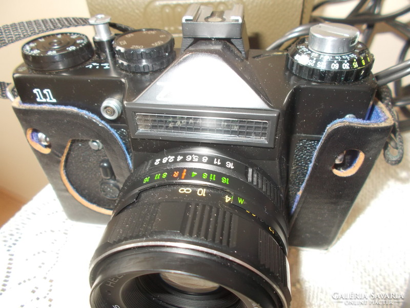 Régi Zenit fényképező gép , objektívvel vakuval   komplett