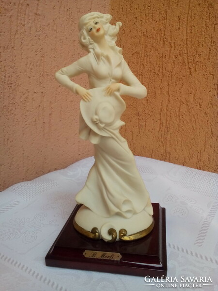 CAPODIMONTE B.MERLINE HÖLGY KALAPPAL