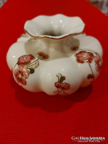 Zsolnay virágos,fodros szélű porcelán váza.