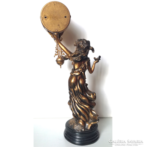 Beautiful female statue fireplace pendulum clock
