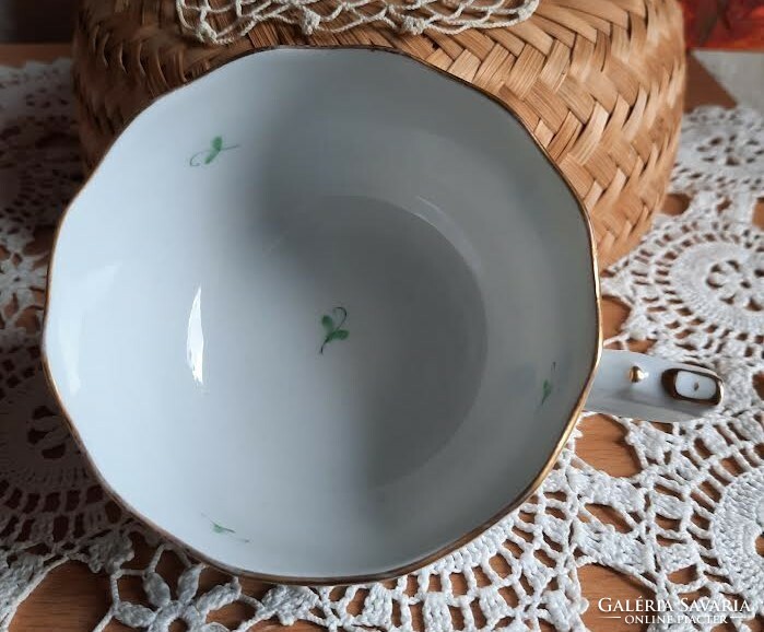 Herendi porcelán teás csésze, zöld eton minta dekorral, jelzéssel, törés repedés mentes.