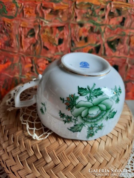 Herendi porcelán teás csésze, zöld eton minta dekorral, jelzéssel, törés repedés mentes.