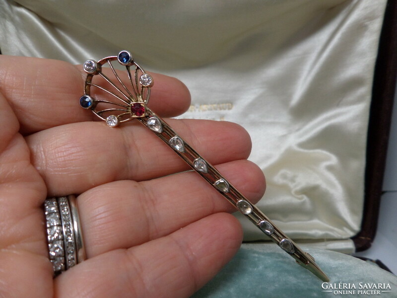 Huge antique gold scarf pin / brooch with rubies, synthetic sapphires, brills and diamonds