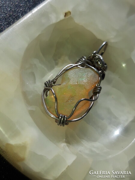 Silver pendant with Ethiopian opal stones