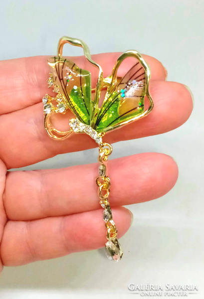 Green butterfly brooch with gold-plated socket, clear crystal 17