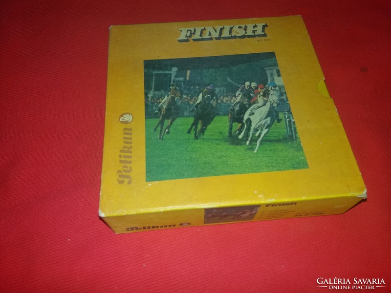 A collector's treat! Pelikan stationery company horse race board game with German box as shown in the pictures