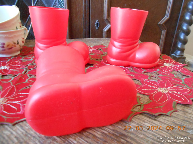 Retro Santa boots