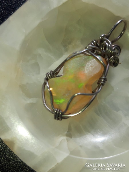 Silver pendant with Ethiopian opal stones