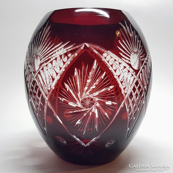 Burgundy cut crystal vase with a bay, 22 cm high
