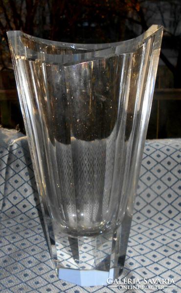 Thick glass vase polished on the side - 20s. Size: 20.5 cm