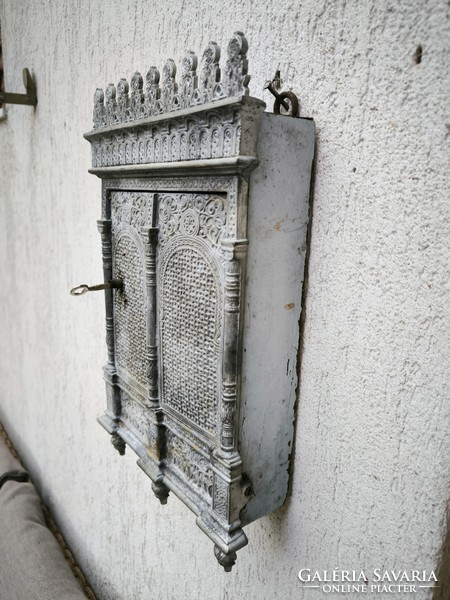 Antique key cabinet lockable with a key, decorative cast iron front. Video!