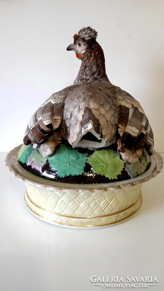 Antique/1840-1850/, large Dallwitz porcelain basket, bowl, with poultry family. To be restored