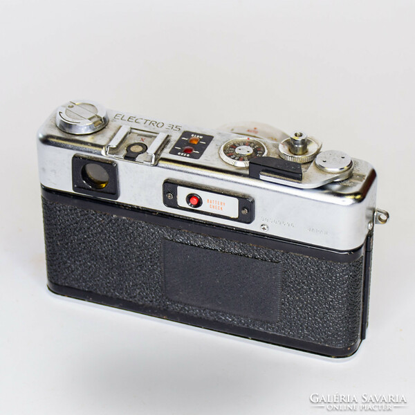 Yashica electro 35 rangefinder camera