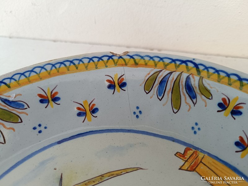 Antik delfti porcelán tányér festett ágyú militari kartona motívummal hajszálrepedt 19. század 8643