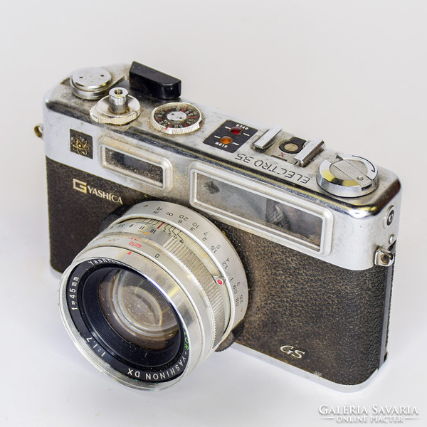 Yashica electro 35 rangefinder camera