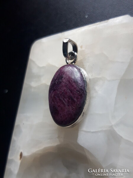 Silver pendant with ruby stone