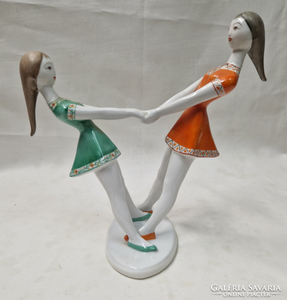 Hollóháza art deco style porcelain spinning or spinning girls in perfect condition 19 cm.