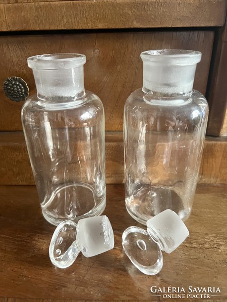 Vintage patikai üvegcsék, gyógyszertári üvegek