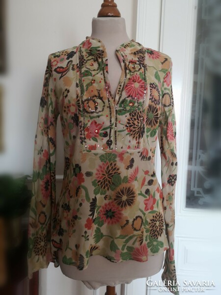 Dorothy Perkins size 40 viscose blouse