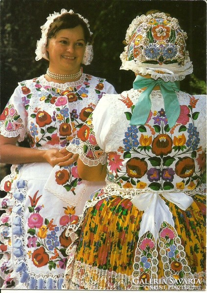 Postcard = Kalocsa folk costume