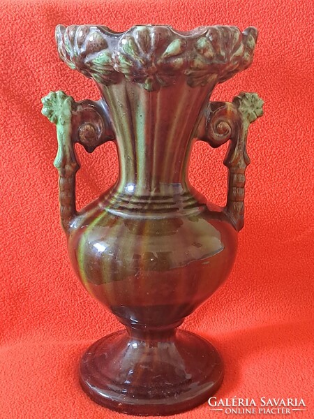 A beautiful Mezőtúr majolica vase with handles