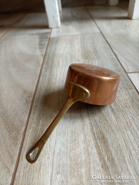 Antique small copper foot (13x7x8.5 cm)