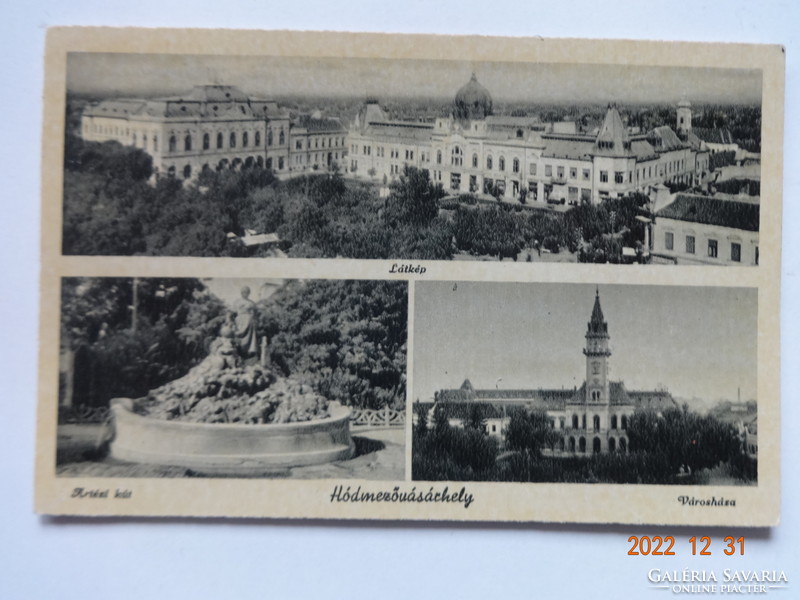 Régi postatiszta képeslap: Hódmezővásárhely, látkép, artézi kút, városháza (40-es évek)