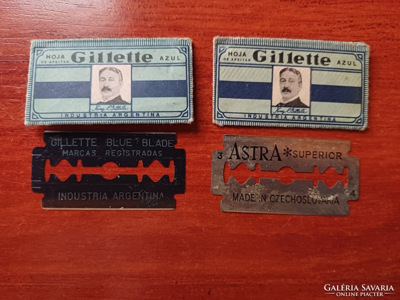 2 Razor blades with gillette/astra packaging