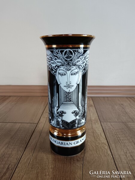 Hollóházi Szász Endre Forma1 porcelán váza