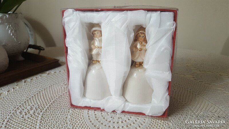 Régi angol stílusú,gyermek figurás porcelán csengettyű,dobozában