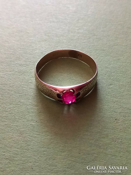 RÉGI 2,56 gramm 8 Karátos  Arany Piros köves (rubin ?? ) Női gyűrű