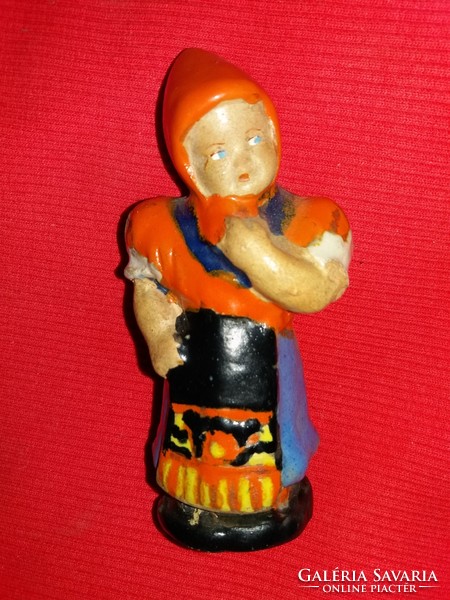 Antik extrém ritka Szécsi Jolán kerámia figura Menyecske kendővel és vállkendővel 10 X 5 cm