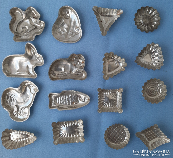 16 old metal cake molds, chocolate moulds