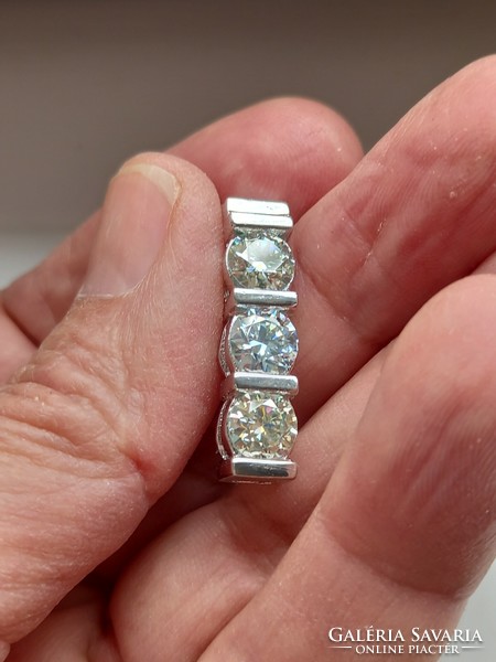 3.04CT VVs1 H Valodi Kerek 3 Köves Moissanit Gyemánt 925 Ezust Medál