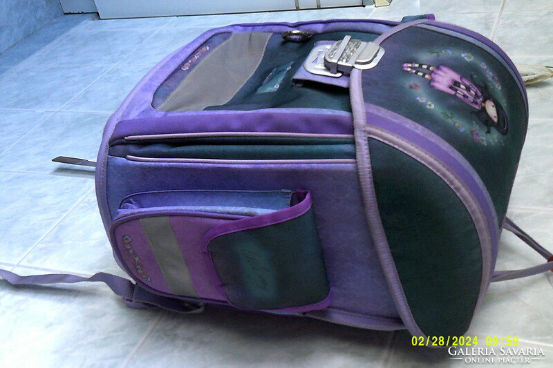 Santoro school bag (hardly used) in purple color, with brand logo.