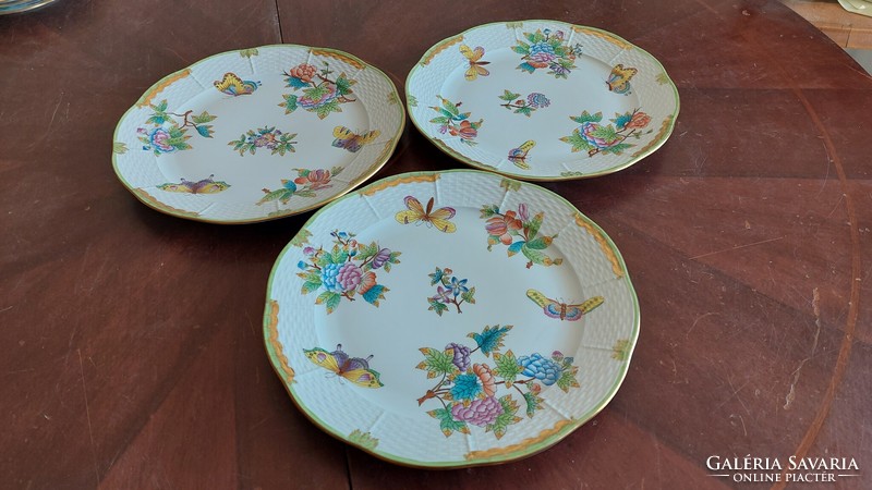 Herend Victoria patterned flat plate 3 pieces,