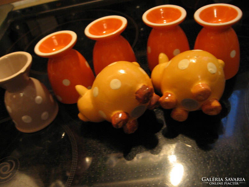 Dotted pig salt and pepper shaker and egg holders in one